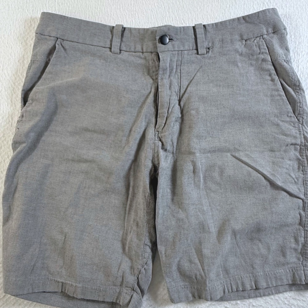 Lululemon Commission Shorts Mens 36 Chino Style‎ Tech Fabric Gray Performance